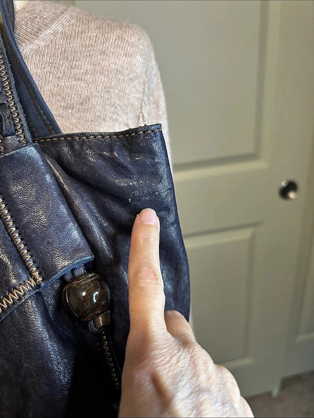 ✨ VTG LUCKY BRAND NAVY BLUE LEATHER SIDE TIE HOBO BAG ✨ - Picture 10 of 12